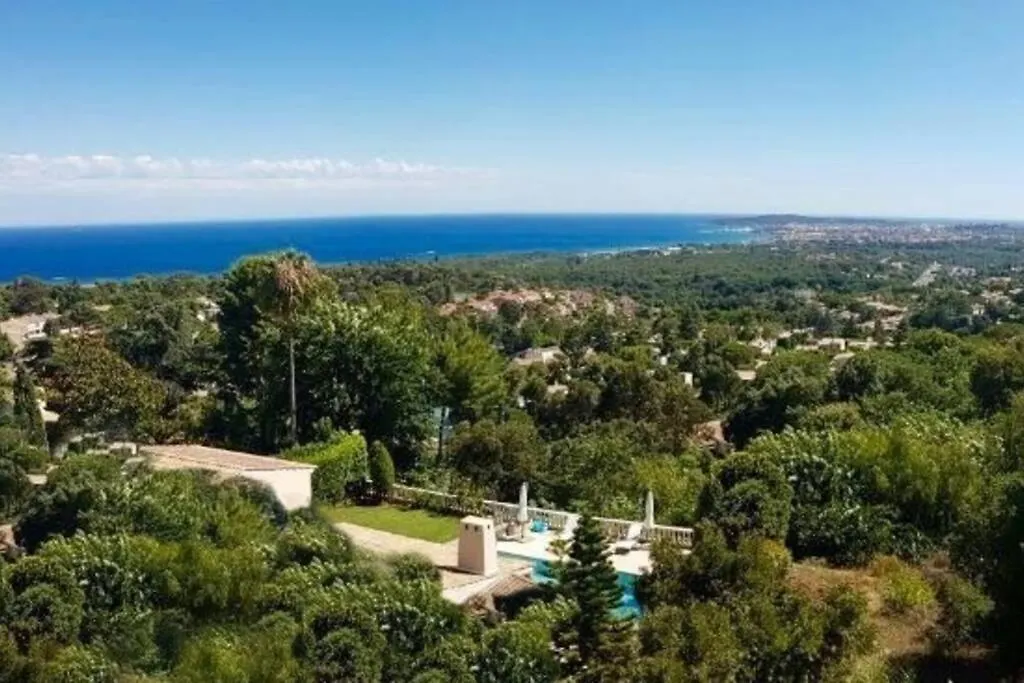 Appart Spacieux Et Calme, Vue Mer Ac Domaine Prive Piscine Les Beaumettes Apartment